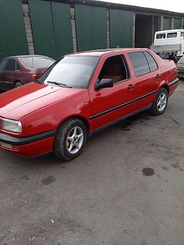 mini ev: Volkswagen Vento: 1993 г., 1.8 л, Механика, Газ, Седан — 2