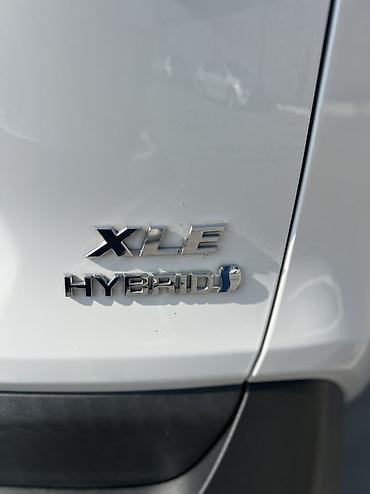 Toyota: Toyota RAV4: 2019 г., 2.5 л, Автомат, Гибрид, Кроссовер — 9