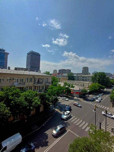 Uzunmüddətli kirayə mənzillər: Puşkin küçəsində 4 mərtəbəli Eksperimental Proektli daş evin 4 -da lalafo.az — 6 Uzunmüddətli kirayə mənzillər: Puşkin küçəsində 4 mərtəbəli Eksperimental Proektli daş evin 4 — 6