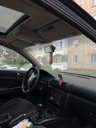 Унаа: Volkswagen Passat: 1998 г., 1.8 л, Кол менен иштөөчү, Бензин, Седан — 4