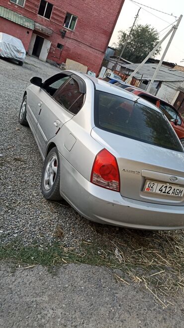 купить корейское авто: Hyundai Avante: 2003 г., 1.5 л, Механика, Бензин, Седан