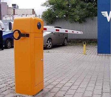Digər xidmətlər: Çİn istehsalı invertor motorli şlaqbaum sistemi: - 6 metr qol uzunluğu — 2