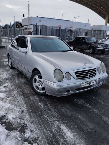 mersedes g: Mercedes-Benz E 240: 2.4 l | 1999 il Sedan