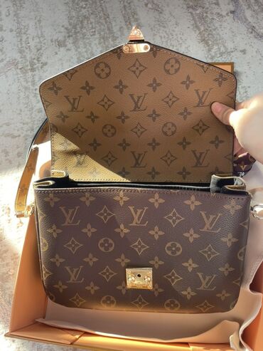 Классические сумки: Сумка Louis Vuitton Pochette Métis Monogram Продам оригинальную сумку — 7