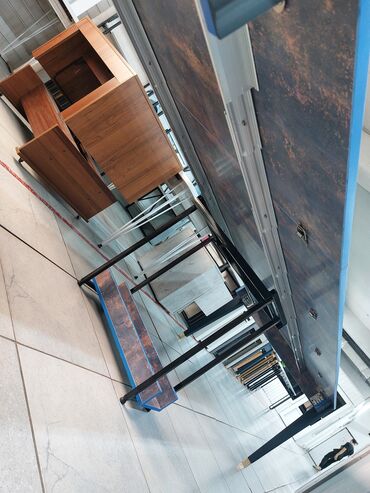 Столы для зала: Стол трансформер "Элит"
удлиняется до 3 метра
в комплекте 5 вкладок — 12