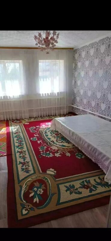 1 комнатную квартиру на долгий срок: 65 м², 3 комнаты, Парковка, Забор, огорожен
