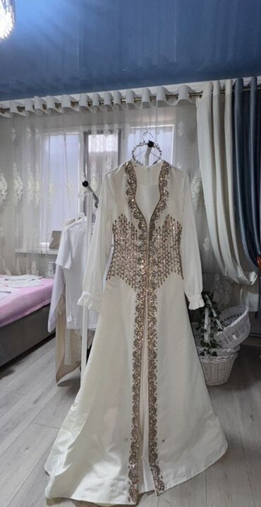 прокат детских платьев бишкек: ✨ ПЛАТЬЕ НА КЫЗ УЗАТУУ 😍 Стань королевой кыз узатуу! 👑 🌸 Элегантное