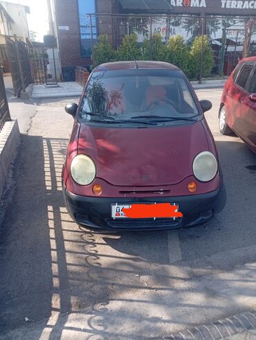 ланос кызыл кыя: Автомобиль Daewoo Matiz, представленный в бордовом цвете, является