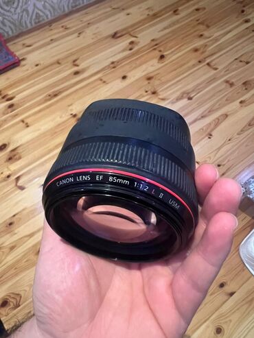 6d mark 2: Canon EF 85mm f/1.2L II USM obyektiv - Fokus məsafəsi: 85 mm –