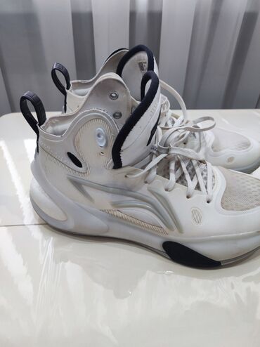 Кроссовки и спортивная обувь: !!продаётся!! кроссовки Li-ning, 41 размер, в отличном состоянии. 1500
