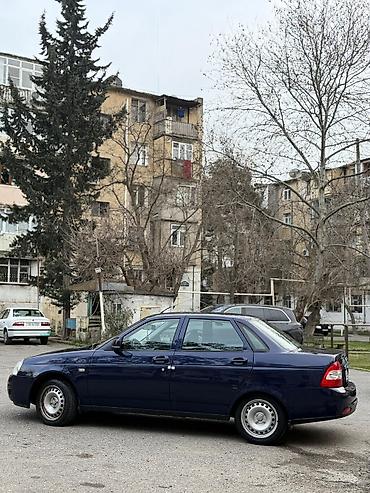 VAZ (LADA): Lada Priora sedan – tünd mavi rəngdə, Azərbaycan nömrə nişanı — 3