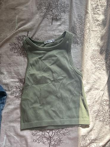 hırka: Stradivarius qadın topu - Model: qoltuqsuz, yuxa kəsimli (tank top) - — 1