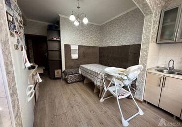 квартиры улан 2: 2 комнаты, 69 м², 106 серия улучшенная, 1 этаж, Старый ремонт