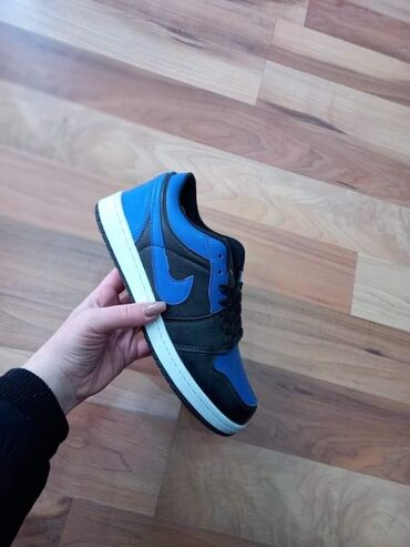 Women's Sneakers and athletic shoes: 41 — 28