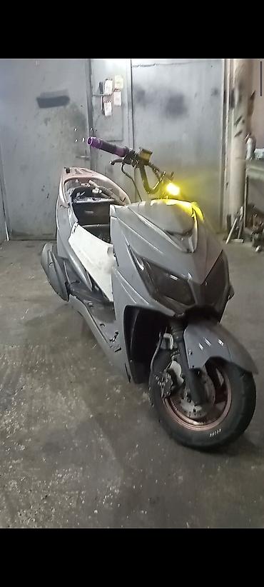 benzinli moped: Zontes 150 sm3, 2022 il, 300 km — 2