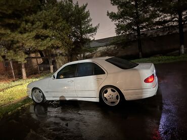 хочу продать машину срочно: Mercedes-Benz E-Class: 2002 г., 5.5 л, Типтроник, Бензин, Седан