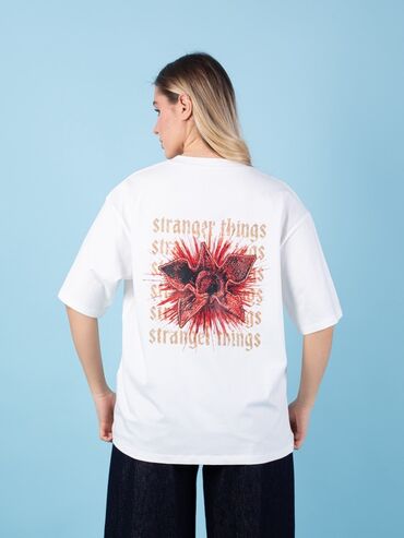 Футболки: Футболка унисекс Stranger Things, белая - Принт спереди: крупный — 3