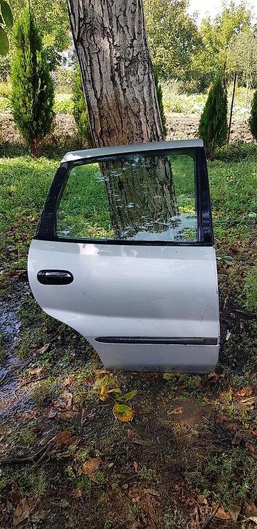 V10 VRATA ZADNJA D. ZA NISSAN ALMERA TINO OD 2000. DO 2007. GOD