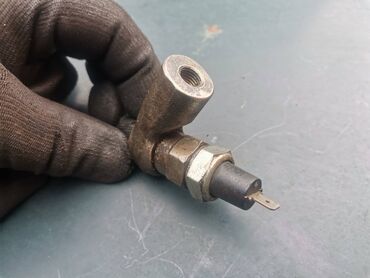 Auto delovi: Racva pritiska ulja Lada 21214i Niva. Polovno, ocuano. Skinuto sa — 10