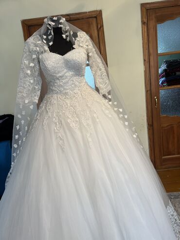 Свадебные платья: Свадебные платья — 17