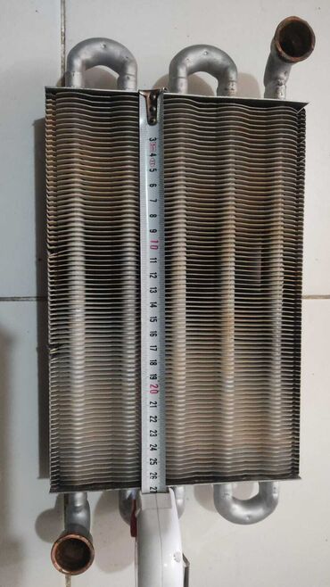 Radiatorlar: Radiator, istilik mübadiləsi üçün nəzərdə tutulmuşdur. Alüminium