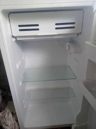 Refrigerators: Color - White, Used