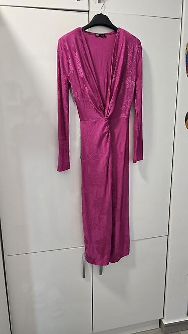 prsluk s: ZARA haljina, midi dužina, boja fuksija/ružičasto-ljubičasta. Model sa — 2