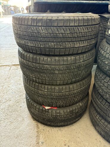 Шины: Шины 235 / 45 / R 18, Зима, Б/у, Комплект, Легковые, Япония, Bridgestone