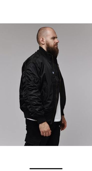 Куртки: Мужская бомбер-куртка, цвет хаки. Основные особенности: - Материал — 15