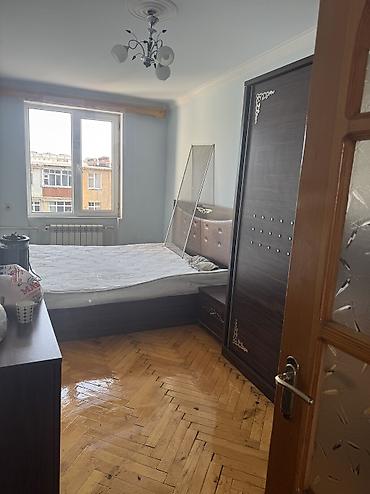 neftcilər ev: Kiraye ev verilir. 3 otaqlidi Neftçiler metrosu yaxinligi 220 nömreli — 2