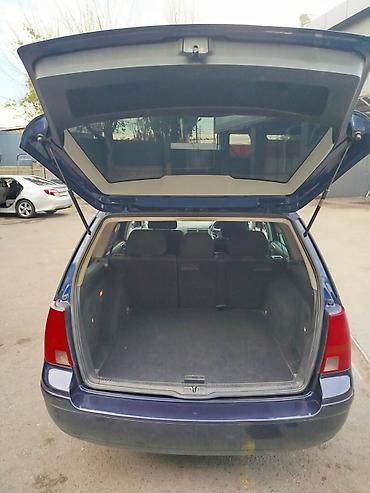 универсал голф: Volkswagen Golf Variant: 2005 г., 1.6 л, Универсал — 8