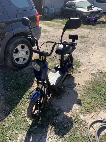 Скутеры: Электроскутер городского типа - Компактная рама с удобной посадкой и — 1