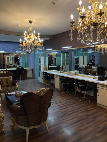 Digər kommersiya daşınmaz əmlakı: Nizami metrosunun yaxınlığında yerləşən 127 kv sahəsi olan təmirli — 1