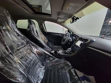 07 radiatoru: Ford Fusion sedan – qara rəng, aerodinamik kuzov və idman üslublu — 5