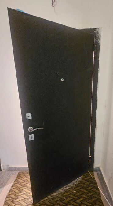 batabat qapıları: TƏCİLİ SATILIR!!! Ölçüsü 96-205 Qapının çərçivəsi və üzü dəmir içi