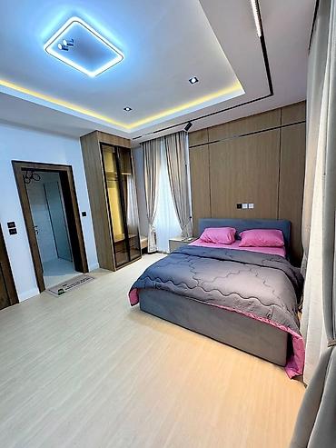 Посуточная аренда квартир: 1 комната, Душевая кабина, Постельное белье, Кондиционер — 1