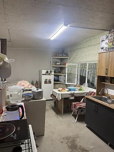 Продажа коттеджей и домов: Продаётся двухэтажный частный дом с большим закрытым двором. Основные — 7