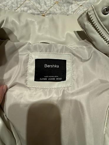 pull bear az: Puxovik kurtka, Bershka, XS — 4