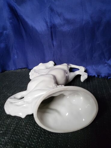 Ostali kućni dekor: Porcelanki veci nov,vintaz konj. Porcelanski konj,nov. sve na — 17