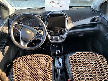 мусор спринтер: Chevrolet Spark: 2017 г., 1 л, Автомат, Бензин, Хэтчбэк — 7