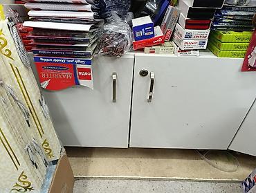 сдаю полку: Продаю полку для магазина с подсветкой 5полок(стеклянные)+1полка — 5