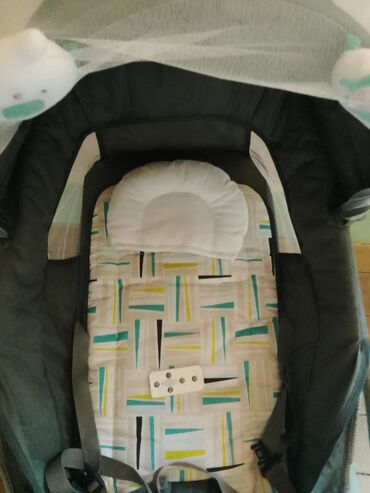 Beşiklər: Oğlan və qız üçün, Yeni, Dördbucaq, Beşik, Dəstsiz, Matras ilə, Yellənmə mexanizm ilə — 8