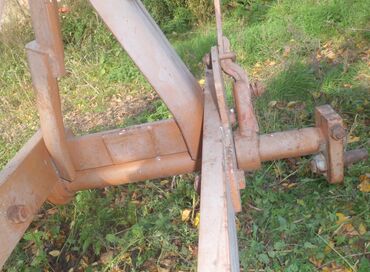 Poljoprivredne mašine: Plug za traktor – dvobrazdni, vučeni - Konstrukcija: masivan čelični — 3