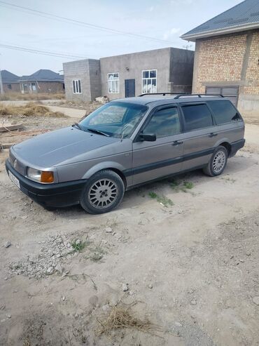 Volkswagen: Volkswagen Passat: 1990 г., 1.8 л, Механика, Бензин, Универсал