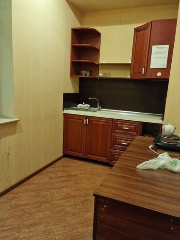 Ofislər: Baksovetdə yerləşən ümumi sahəsi 315 kv,m olan,3 mərtəbəli binanın -da lalafo.az — 6 Ofislər: Baksovetdə yerləşən ümumi sahəsi 315 kv,m olan,3 mərtəbəli binanın — 6