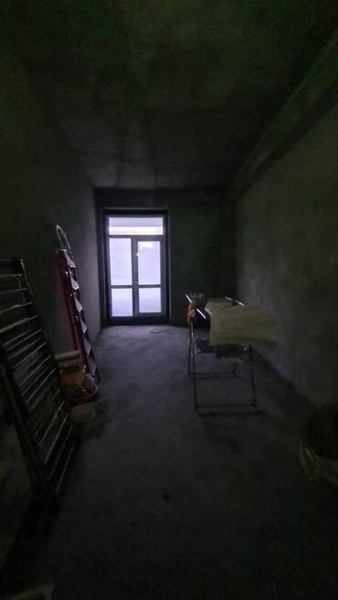 Kommersiya daşınmaz əmlakının satışı: Nizami mall 17 mərtbəli yeni tikili binanın 3 cü mərtəbəsində yerləşən — 5