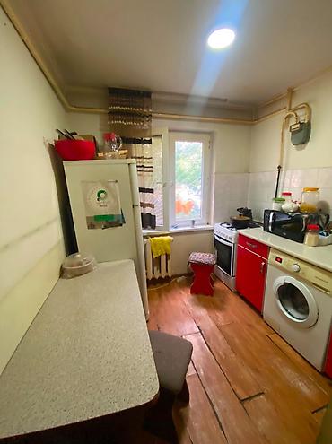 104: 2 комнаты, 42 м², 4 мкр 104 серия, 1 этаж — 3