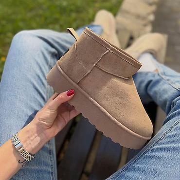 ugg mini 42: Cena3100din 
. od 36 do 41 veličine — 3