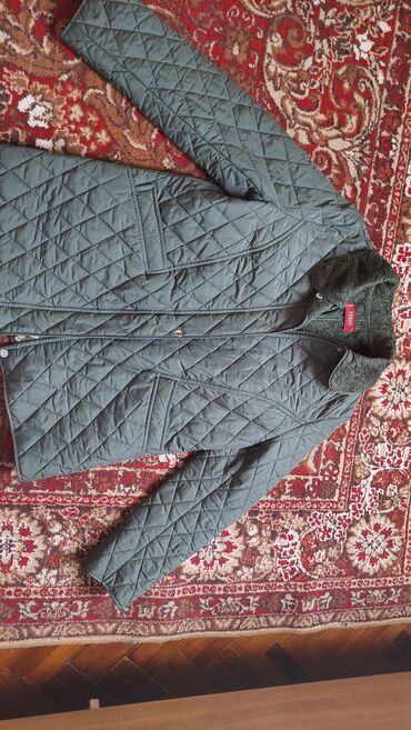 куртка женской: Турецкая курточка, одето 5-6 раз в отличном состоянии, 50 размер