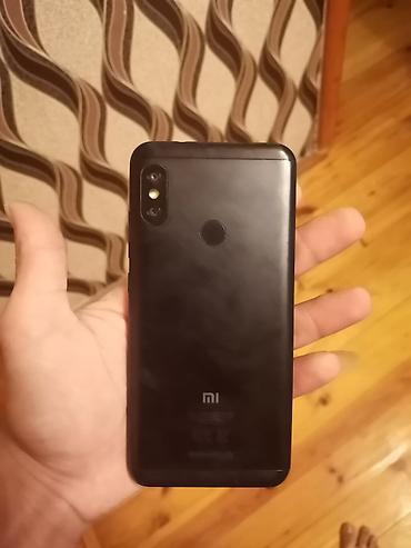 işlənmiş ucuz telefonlar: Xiaomi 64 GB, rəng - Qara, 
 Qırıq — 2
